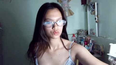 Snapshot of ur_sinfulangel chatting on July 12, 5:59 pm lovelyangel online show from July 12, 5:59 pm