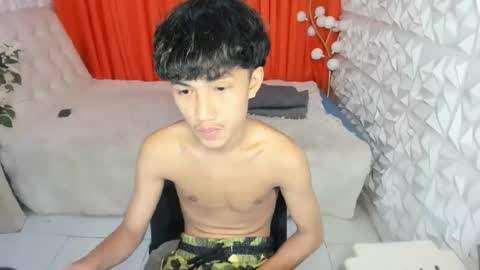 Snapshot of ur_timmy chatting on April 7, 4:51 pm ur_timmy online show from April 7, 4:51 pm