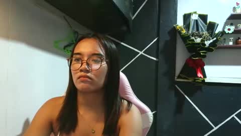 ur_wetwife online show from November 19, 2:50 pm