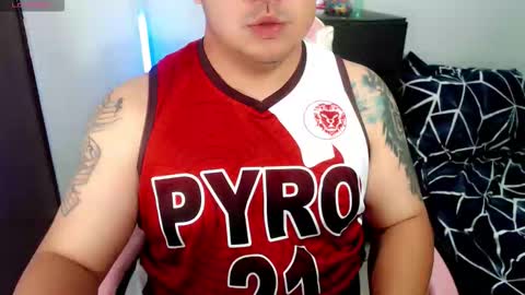 Snapshot of urasain_chub921 chatting on November 8, 8:40 pm Mike online show from November 8, 8:40 pm