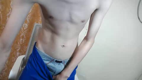 urasian_femboyxxx online show from April 6, 5:52 am