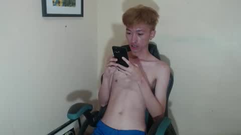 urasian_femboyxxx online show from April 6, 6:20 pm