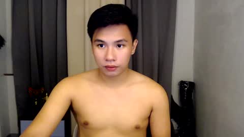 Snapshot of urasian_hardcockxx chatting on January 25, 12:16 pm milly online show from January 25, 12:16 pm