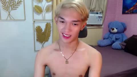urasian_john20 online show from April 12, 5:51 pm