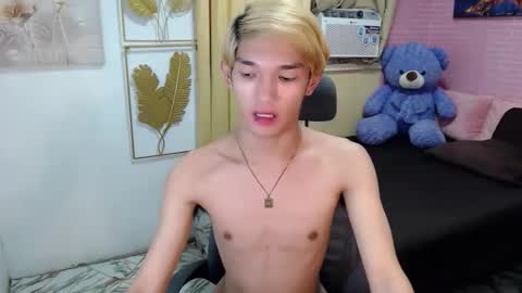 urasian_john20 online show from May 26, 8:54 am