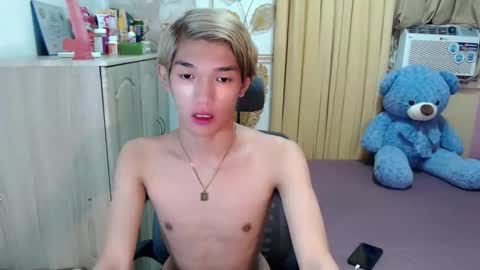 urasian_john20 online show from June 2, 1:02 pm