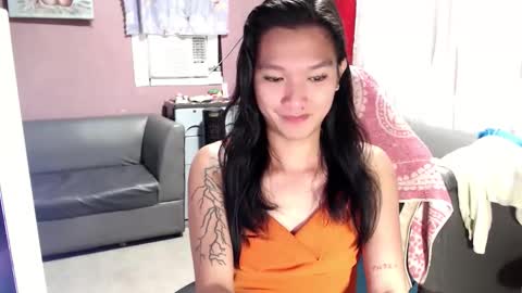 NEWRA  ALLISON online show from September 26, 8:02 pm