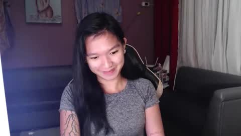 NEWRA  ALLISON online show from October 25, 5:08 pm