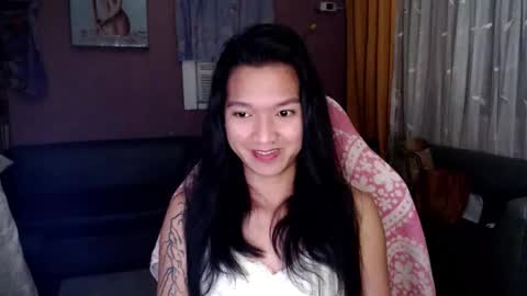 NEWRA  ALLISON online show from November 21, 10:19 pm