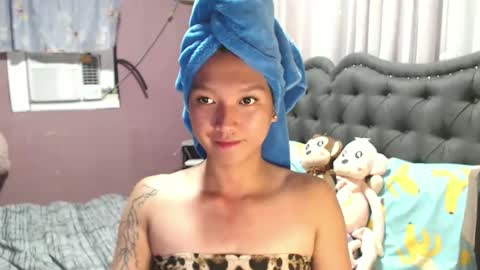 Snapshot of urasian_newra chatting on May 5, 8:33 am NEWRA ALLISON online show from May 5, 8:33 am