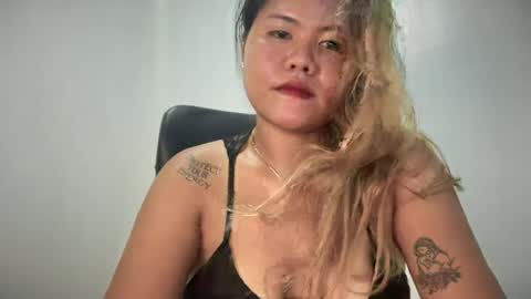 Snapshot of urasianblairexxx chatting on June 18, 7:08 am urasianblairexxx online show from June 18, 7:08 am