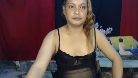 Snapshot of urasiandominaxx chatting on June 27, 1:50 pm Diane online show from June 27, 1:50 pm