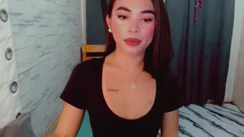 Snapshot of urasiangirl01 chatting on February 5, 11:04 am yesha online show from February 5, 11:04 am