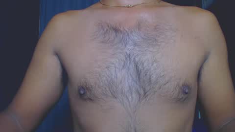 Snapshot of urasianversahunkxx chatting on December 15, 11:09 pm johnzen online show from December 15, 11:09 pm