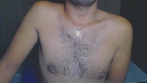 Snapshot of urasianversahunkxx chatting on December 26, 3:10 pm johnzen online show from December 26, 3:10 pm