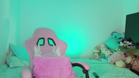 Danielle  online show from February 19, 8:43 am