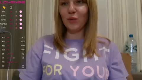 Snapshot of urbadkitty chatting on March 12, 7:49 pm urbadkitty online show from March 12, 7:49 pm