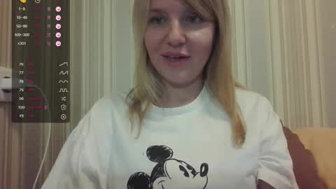 Snapshot of urbadkitty chatting on September 19, 2:18 pm urbadkitty online show from September 19, 2:18 pm