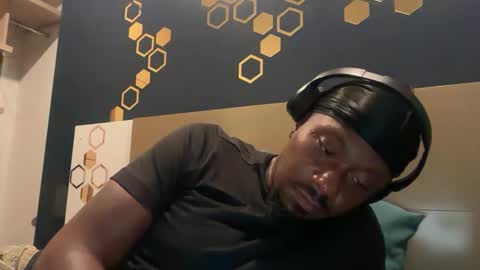 urbandick5 online show from April 1, 7:20 am