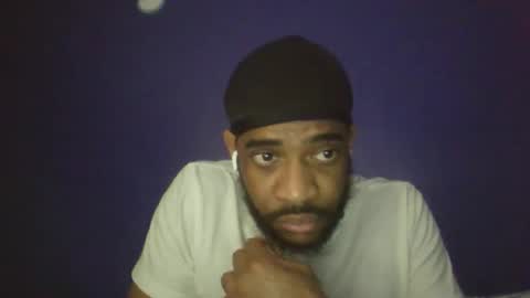 Snapshot of urbanswine chatting on January 11, 2:38 am Carmine X online show from January 11, 2:38 am