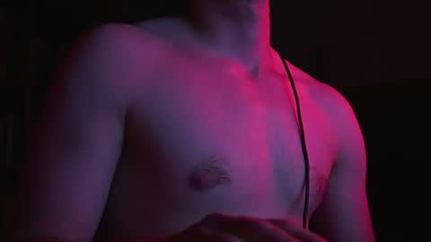 Snapshot of urboytoy_512 chatting on July 24, 5:44 pm urboytoy_512 online show from July 24, 5:44 pm