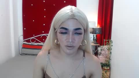 Snapshot of urcumgirlasiants chatting on February 17, 4:48 pm KENDALL online show from February 17, 4:48 pm