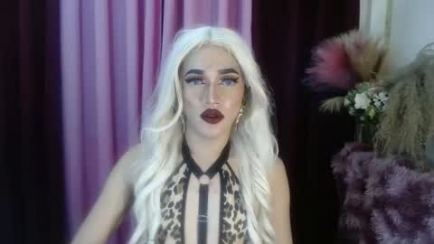 Snapshot of urcumgirlasiants chatting on September 15, 8:42 pm KENDALL online show from September 15, 8:42 pm