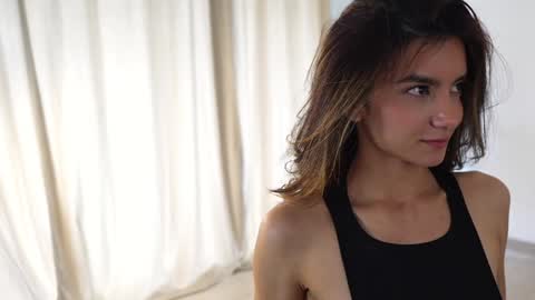 Snapshot of urcutelinda chatting on December 19, 6:23 pm Linda Restrepo online show from December 19, 6:23 pm