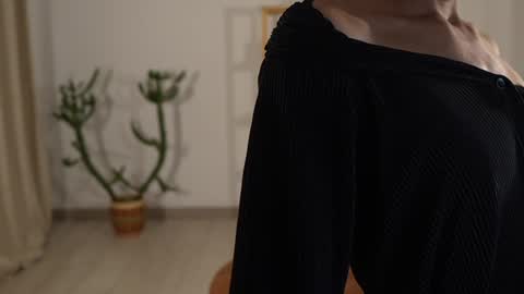 Snapshot of urcutelinda chatting on December 22, 2:06 am Linda Restrepo online show from December 22, 2:06 am