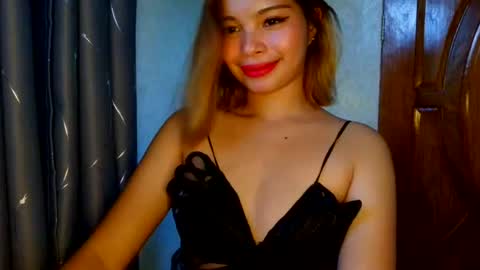 urcutiepiegirl online show from July 26, 5:04 am