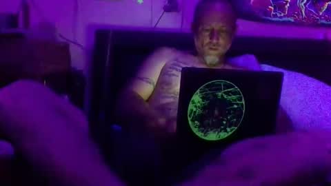 Snapshot of urdaddy875867 chatting on April 20, 2:14 am urdaddy875867 online show from April 20, 2:14 am