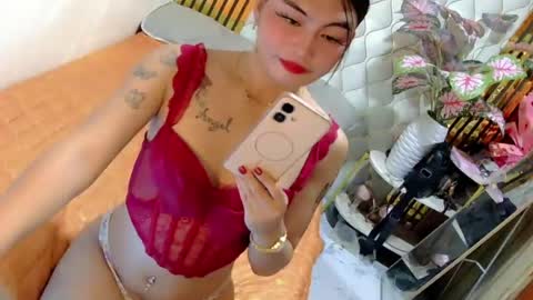 Snapshot of urdream_bride chatting on June 15, 7:32 am urdream_bride online show from June 15, 7:32 am
