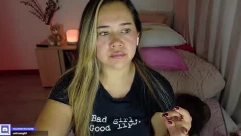 Snapshot of urdreamgiirl chatting on June 21, 2:36 am Mia Miller online show from June 21, 2:36 am