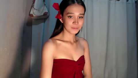 Snapshot of urdreamgirl_stephanie chatting on April 29, 1:04 pm stephanie online show from April 29, 1:04 pm