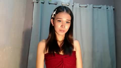 Snapshot of urdreamgirl_stephanie chatting on May 24, 1:27 pm stephanie online show from May 24, 1:27 pm