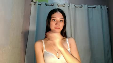 Snapshot of urdreamgirl_stephanie chatting on June 17, 10:17 am stephanie online show from June 17, 10:17 am