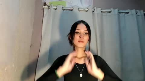 Snapshot of urdreamgirl_stephanie chatting on June 22, 10:34 am stephanie online show from June 22, 10:34 am