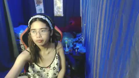 Snapshot of urdreamgirljayne chatting on December 16, 9:57 am urdreamgirljayne online show from December 16, 9:57 am