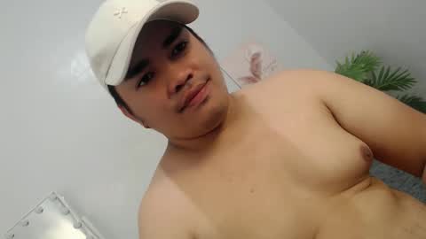 ure_fattytoy143 online show from December 15, 5:55 am