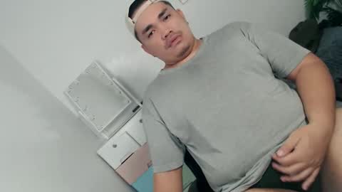 ure_fattytoy143 online show from February 5, 1:27 pm