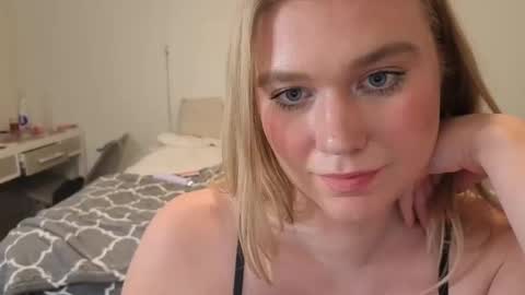 Snapshot of urfavcollegegirl chatting on February 16, 3:47 am Maryia Kay online show from February 16, 3:47 am
