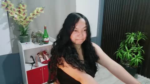 Scarlet online show from December 15, 1:15 pm