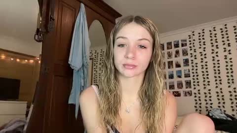 Snapshot of urfavstella chatting on May 20, 8:09 am ur babyy online show from May 20, 8:09 am