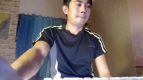 Snapshot of urfucking_nin15 chatting on February 13, 12:12 pm urfucking_nin15 online show from February 13, 12:12 pm