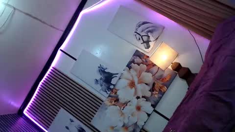 Snapshot of urgirljen chatting on February 24, 2:59 pm amara online show from February 24, 2:59 pm