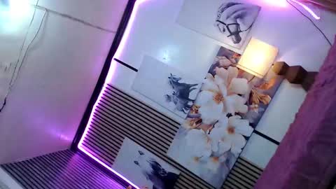 Snapshot of urgirljen chatting on February 27, 10:48 am amara online show from February 27, 10:48 am