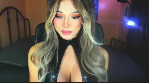 My bella 3 online show from November 17, 11:49 am