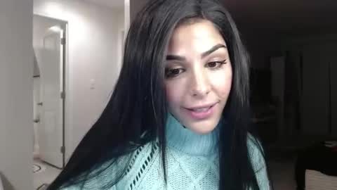 Snapshot of urgoddessmarla chatting on November 17, 4:18 am Goddess Marla online show from November 17, 4:18 am