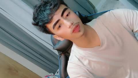 Snapshot of urguy_francis chatting on July 1, 9:00 am urguy_francis online show from July 1, 9:00 am
