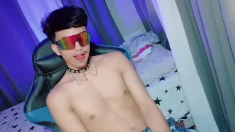 Snapshot of urguy_francis chatting on July 2, 8:31 am urguy_francis online show from July 2, 8:31 am